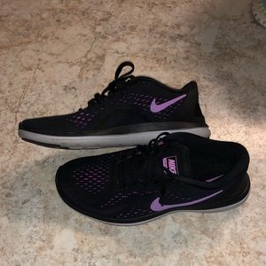 Like new Nike purple/black running shoes
